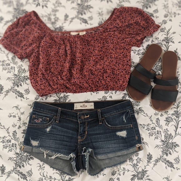Hollister low rise shorts & boho crop top (med) - Picture 3 of 7